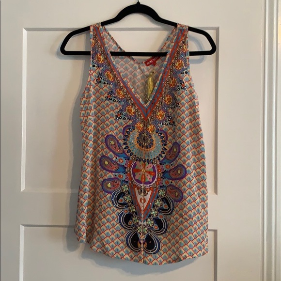 NWT!! Size small. Printed top - Picture 1 of 6